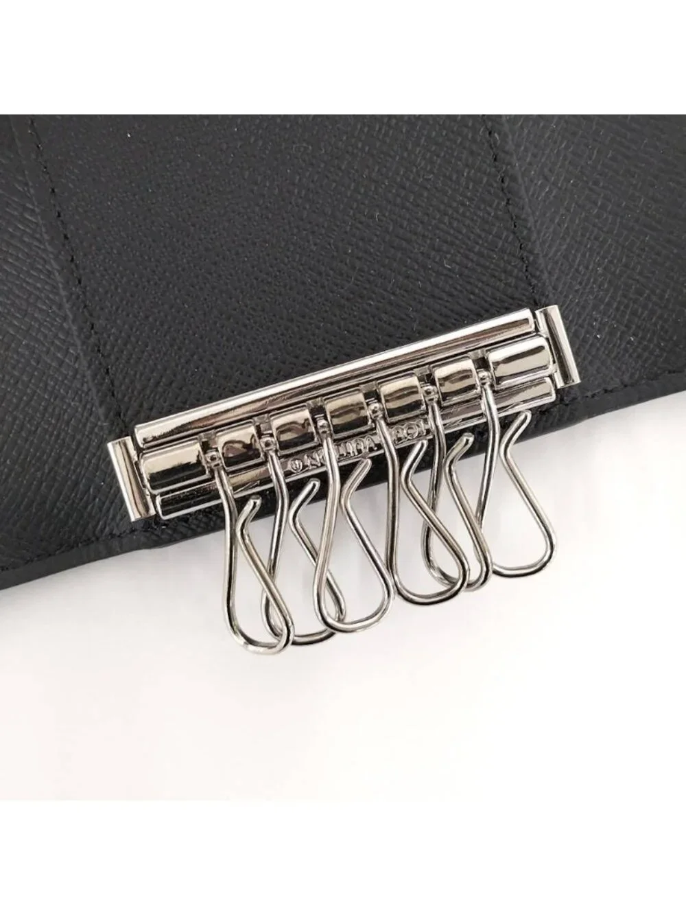 Louis Vuitton Multicles 6 Key Case Monogram Eclipse Key Holder